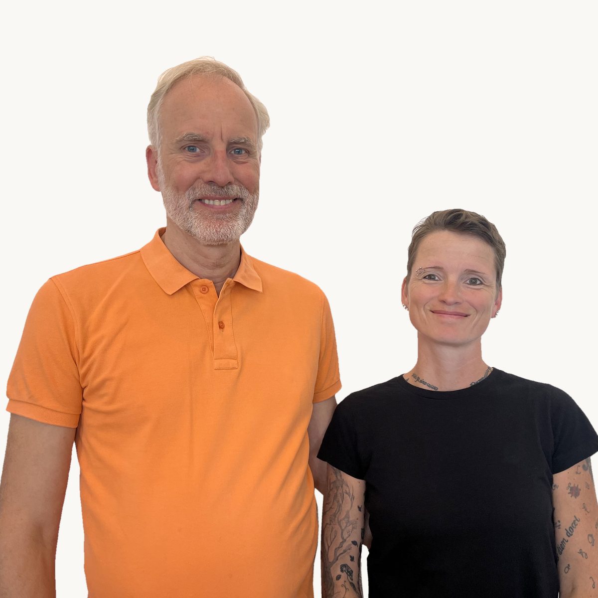 Ulrich Freund und Michaela Steudel von Mehr Perspektive stehen nebeneinander und lächeln